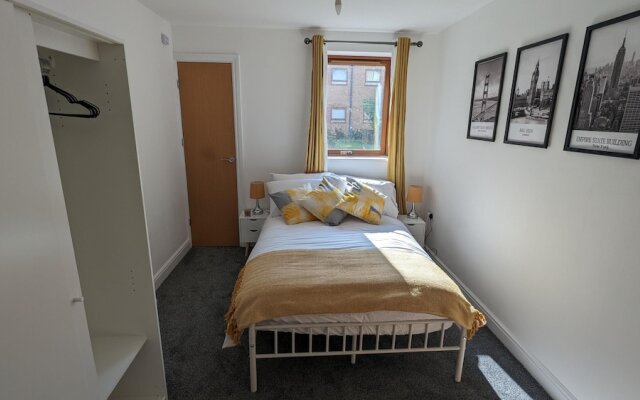 Greenhithe Flat-kent- 20 Mins to London-petsok