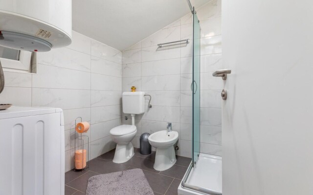 Beautiful Apartment in Pula With Wifi and 2 Bedrooms