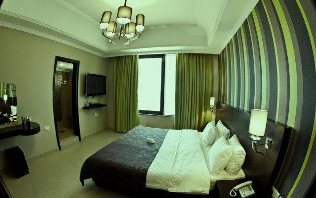 Paradi City Suites