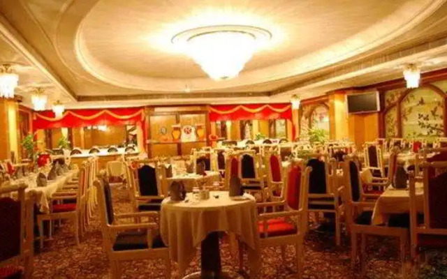Hotel Ramada Raj Park