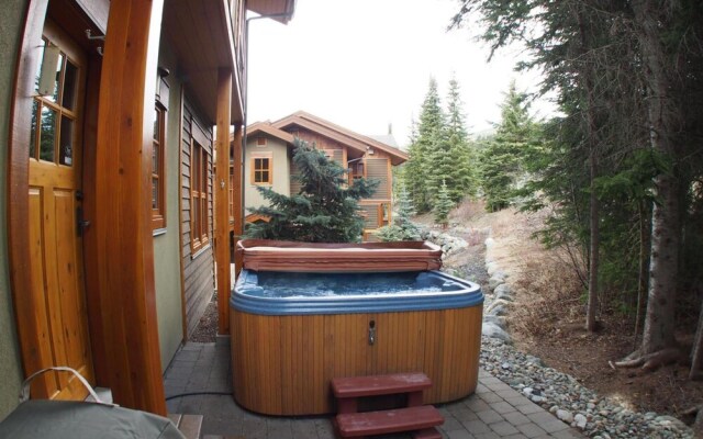 Woodhaven #16 By Bear Country