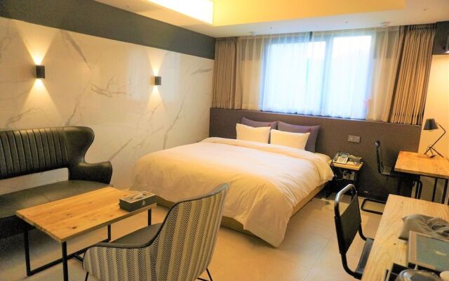 Yeoubi Hotel