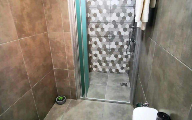 Nissi Adonis Suites