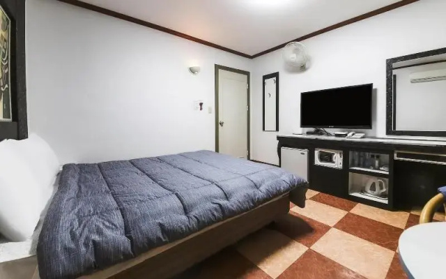 Sokcho Two Wheels Motel