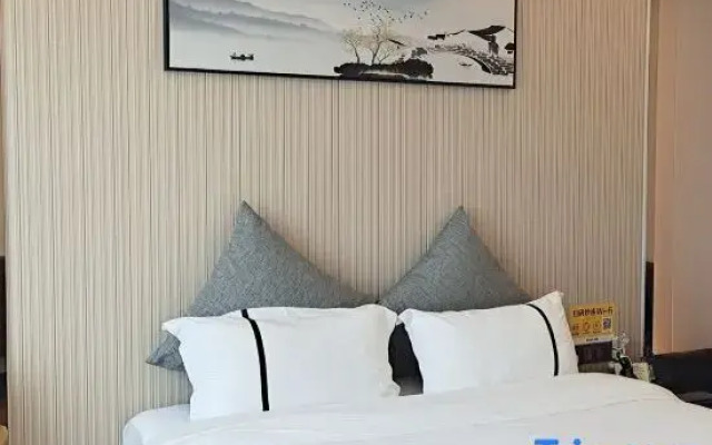 Yilong Hotel