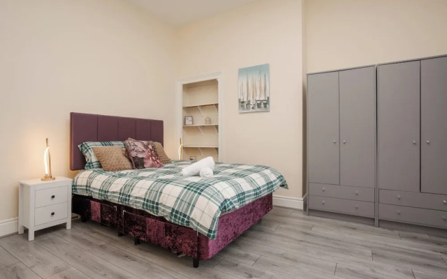 Spacious 4-bedroom Manchester Retreat With Garden