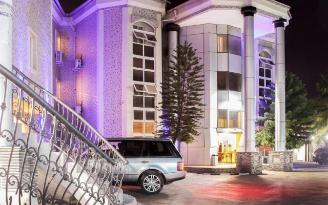 Silver Towers Hotel