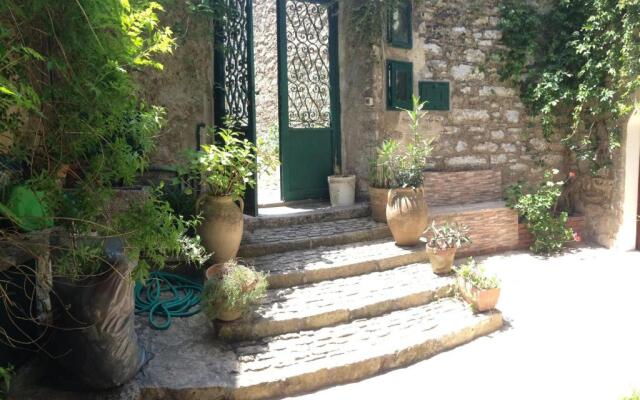 Cortile Via Sales 11