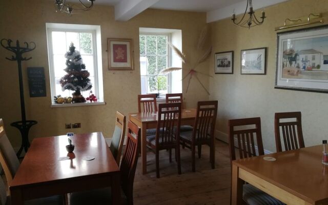 Feathers Hotel, Bar and Restaurant