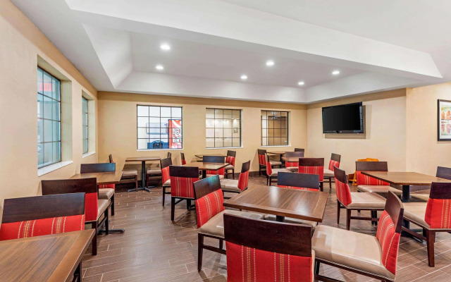 Comfort Suites