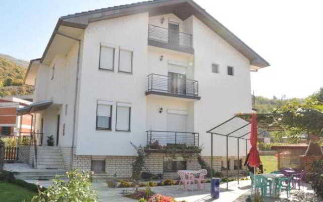 Damaja Guest House