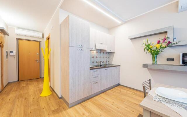 Room 176, Alba town