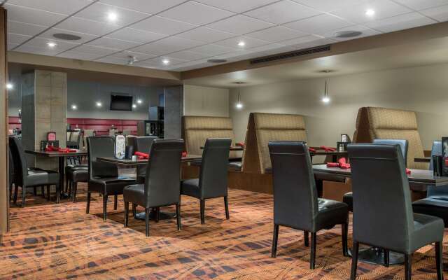 Clarion Hotel & Suites