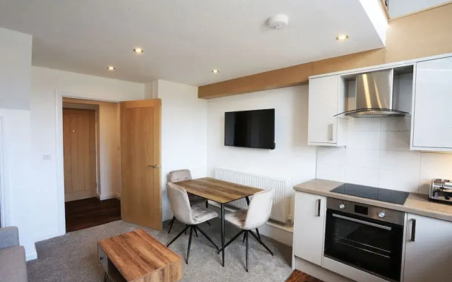 Hotl Aparts At Deal House