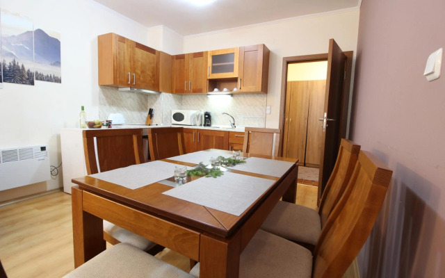 Pine Tree Apartment 2 - B7