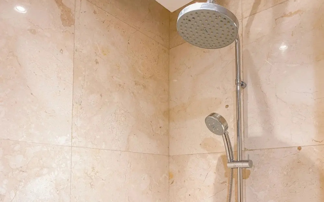Fully Furnished And Elegant 2Br At Apartment Capitol Suites