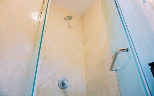 Homey And Modern 2Br At The Mansion Kemayoran Apartment