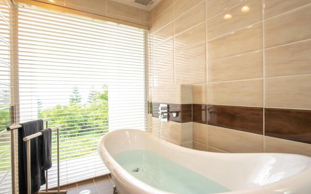 Condominium T-Room