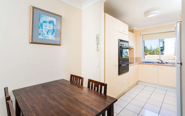 Burleigh Point Holiday Apartments