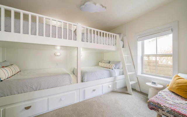 Lake & Vine Villa #15