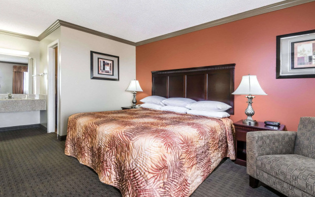 Hill Country Inn & Suites
