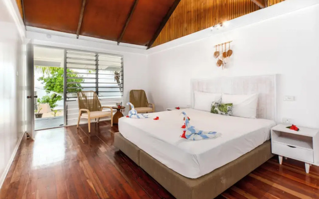Beachcomber Island Resort