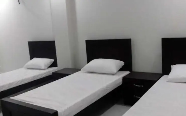 Uptown86 Girls Hostel