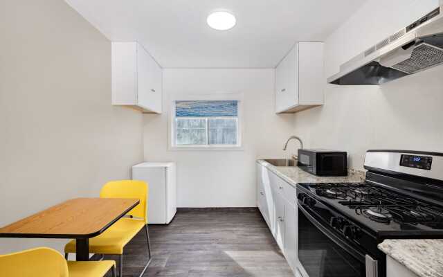 Oceanside Inn & Suites, a Days Inn by Wyndham