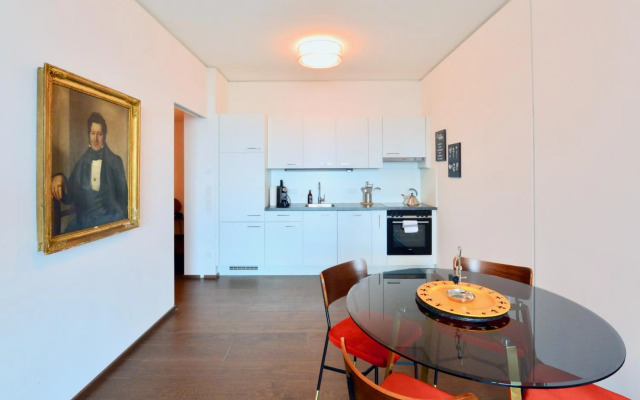 Brand-New, Close to Centre, Rooftop-Summer-Pool