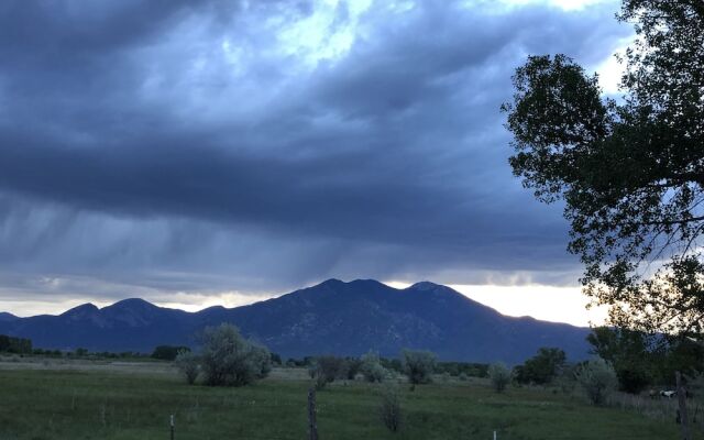 Taos Country Inn