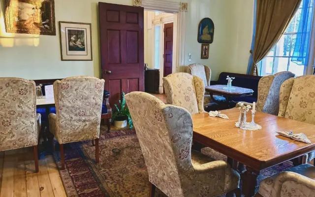 Borland House Inn