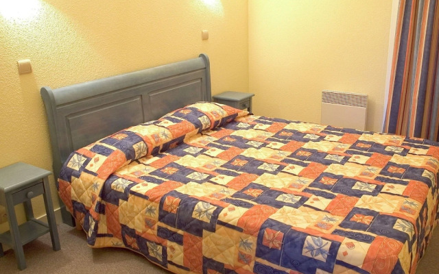 Semi-Detached Holiday Home in Green Surroundings