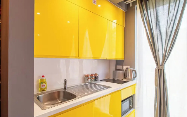 Bright and Spacious Studio in Sheffield Centre