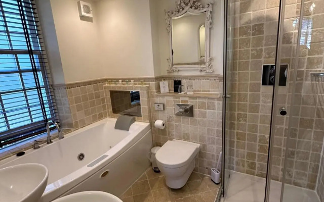 Langtry Manor Hotel