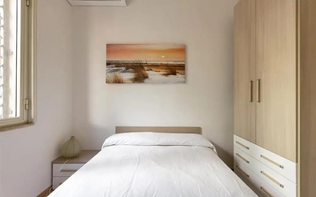 1749 Villetta Alessandra