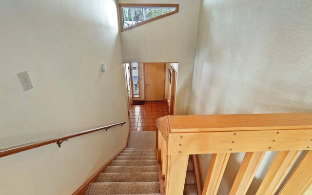 Tahoe Forest Chalet 3BR House w/ Mountain Views