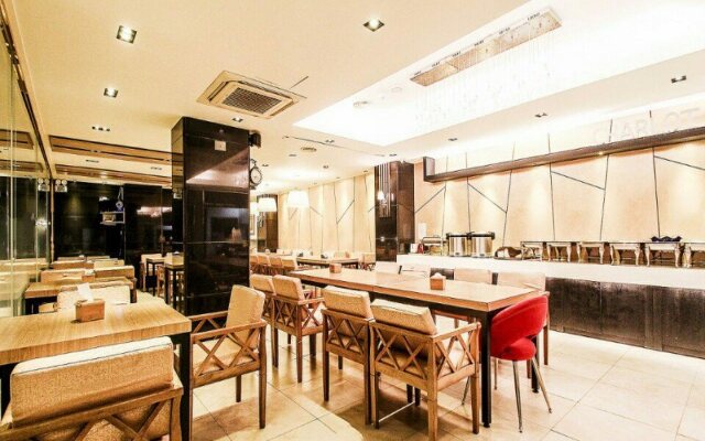 Charlot Castle Hotel