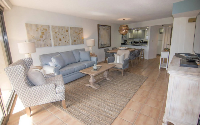 Beachside Towers at Sandestin by Panhandle Getaways
