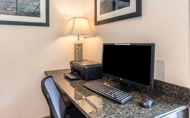 Quality Inn & Suites Gatlinburg North