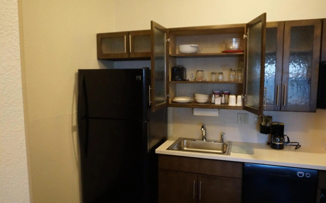 Candlewood Suites West Springfield by IHG