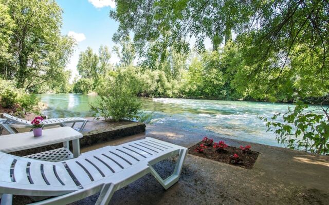 Cottage with Private River Beach