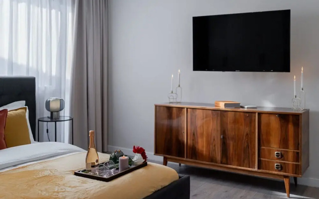 Vibrant & Spacious 3BR Condos on Amzei Square