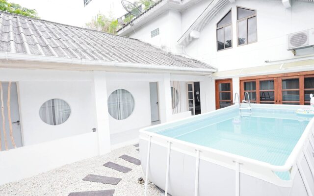 4 Bedroom/5 Beds Villa Din Daeng BKK