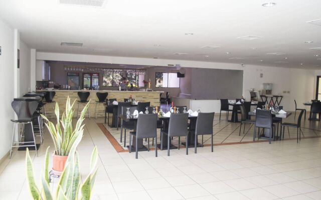 Farallones Hotel