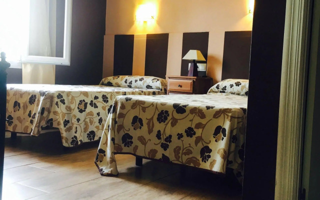 Hostal Alcarayón