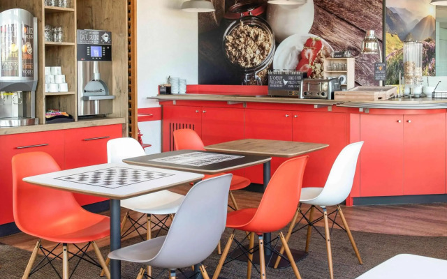 ibis Issoire