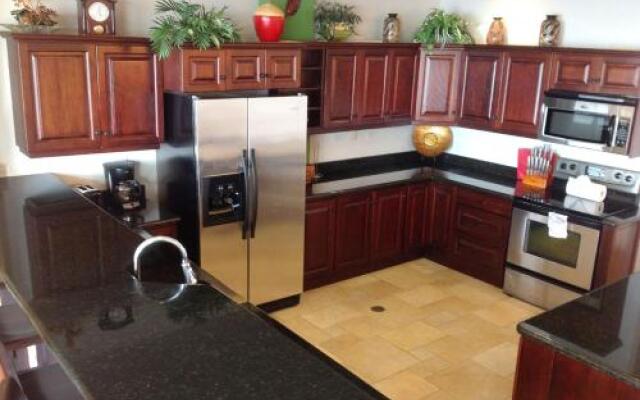 Luxury Condominium Breathtaking Ocean View