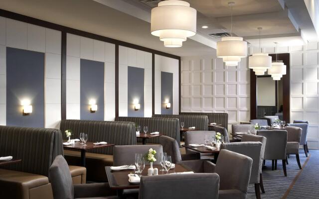 Sheraton Vancouver Guildford Hotel