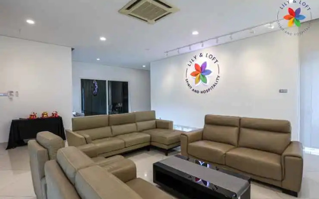 Private Studio in Bungalow by LilyandLoft