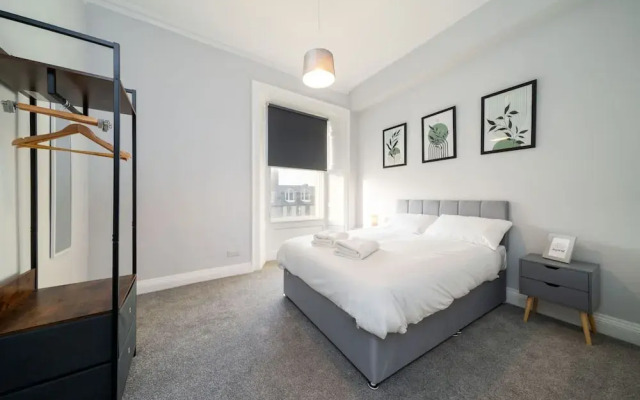 Lochside Apartment C